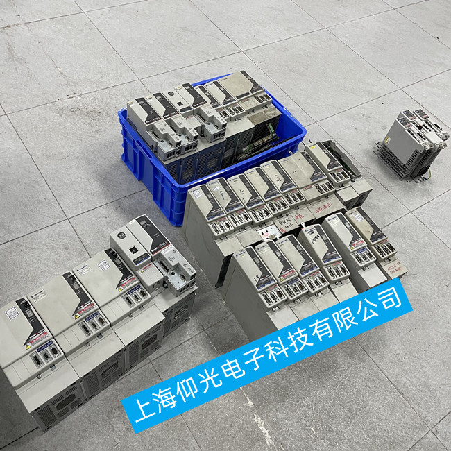 AB�_���f��Kinetix 2000�������@ʾF45�S��